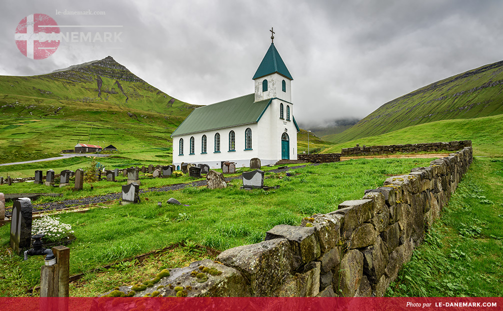 Église de Gjogv sur île Eysturoy